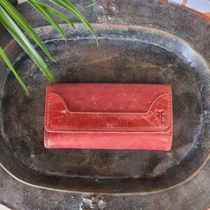 Frye Melissa Trifold Antique Leather Wallet Sandstone Brick Red